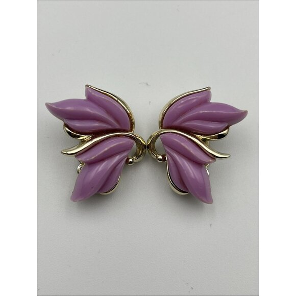 kramer Jewelry - KRAMER Signed Clip On Vintage Earrings Purple Lilac THERMOSET FLORAL Gold Tone